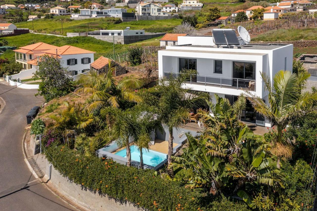 Villa Hibiscus By An Island
